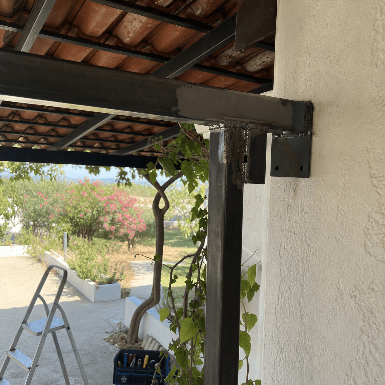 Mevcut veranda metal profilinde küçük onarım